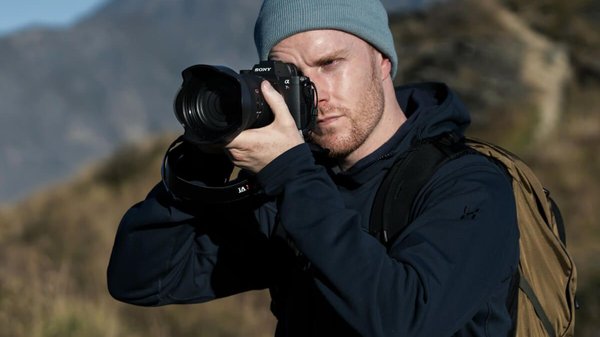 Valgustusega nupud, AI-fookus ja uut tüüpi sensor: mida suudab Sony uus lipulaev a7R VI?