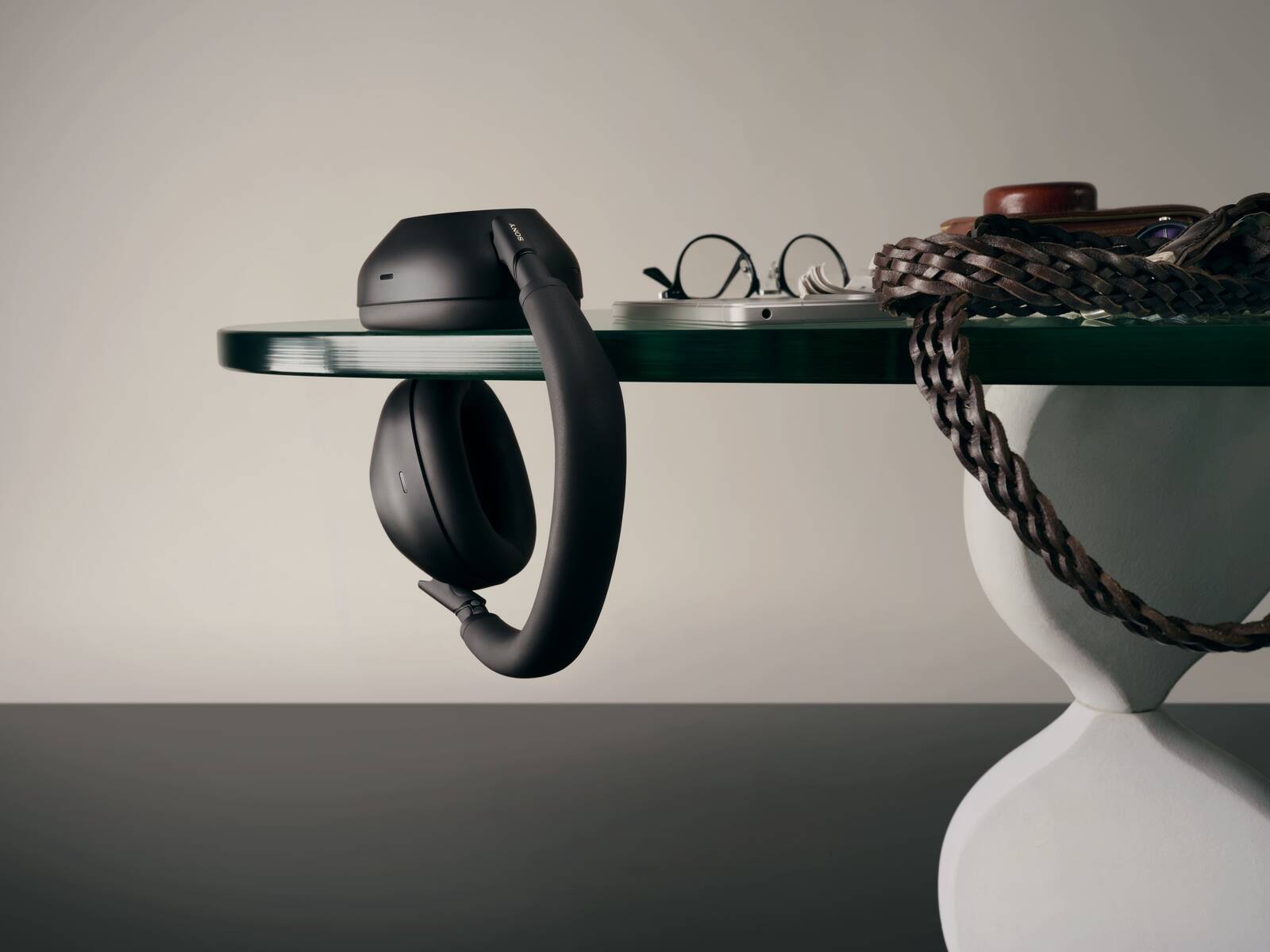 Kuidas sobivad Sony uued kõrvaklapid koosolekuks või telefonikõneks ootamatus kohas?